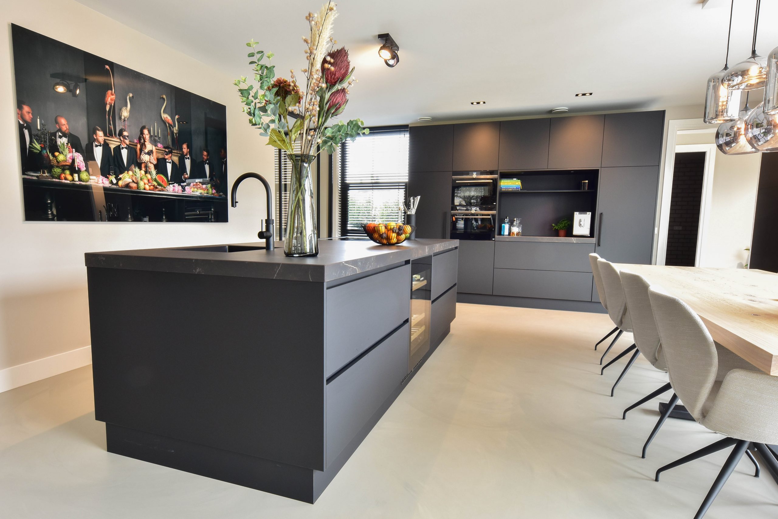 Moderne keuken mat zwart - Lemmens interieurs